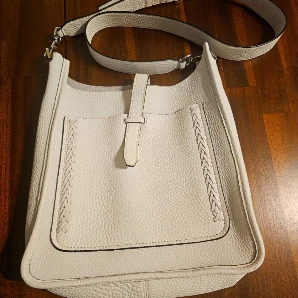 Elegant White Leather Shoulder Bag